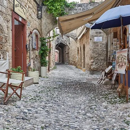 Апартаменты Old Town Luxury Velvet *