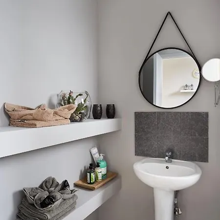 Old Town Luxury Velvet Apartment